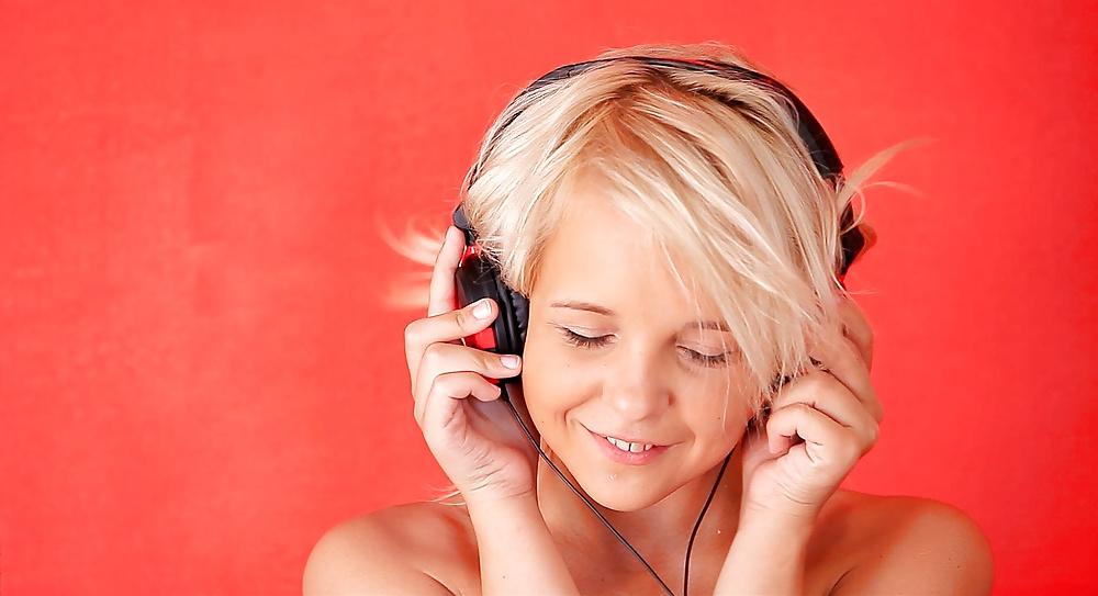24P Monroe - Music in Red