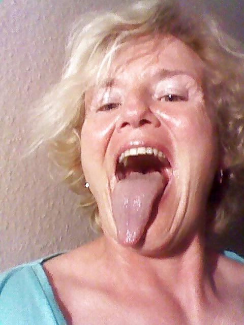 25P Love my long tongue girl