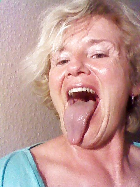 25P Love my long tongue girl