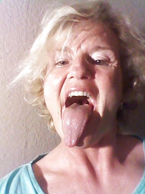 25P Love my long tongue girl