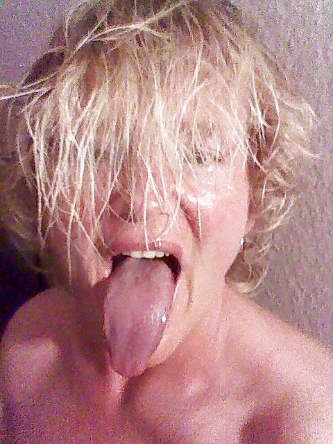 25P Love my long tongue girl