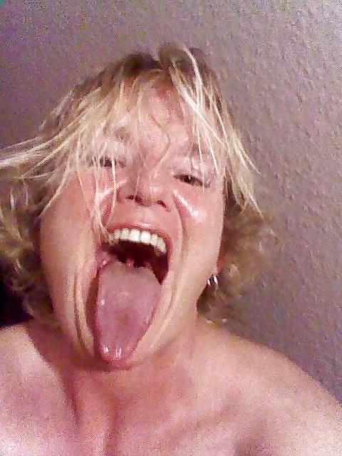 25P Love my long tongue girl