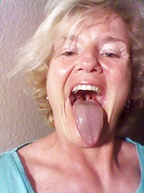 25P Love my long tongue girl
