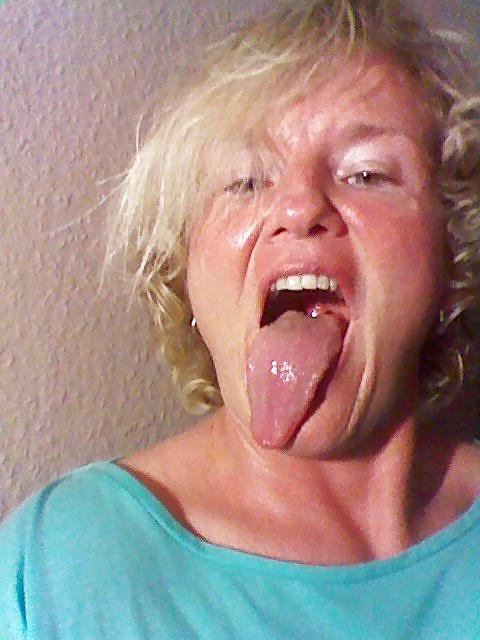 25P Love my long tongue girl