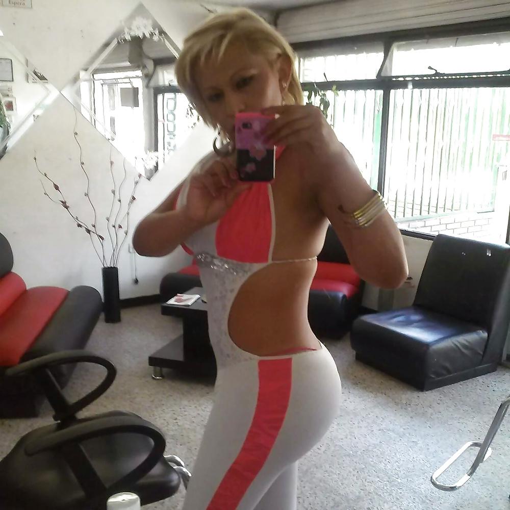 25P Amateur Hot Tranny 1
