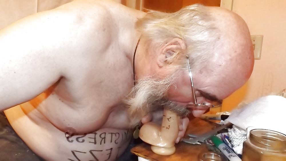 9P Slave bitch cbt