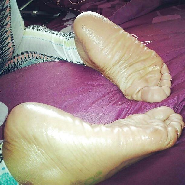 24P Funky ass Latina Feet