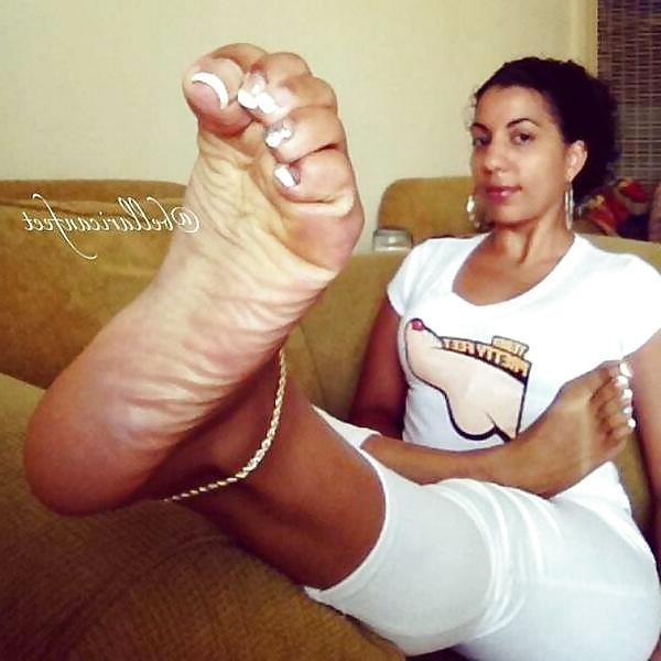 24P Funky ass Latina Feet