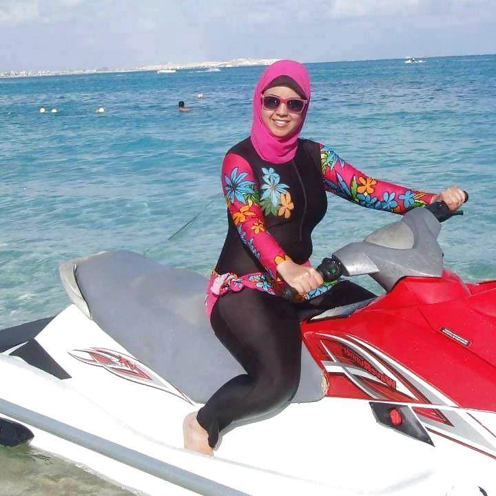 21P Hijab bitch