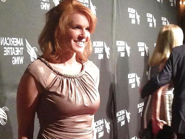 7P Liz Claman is a Goddess! 