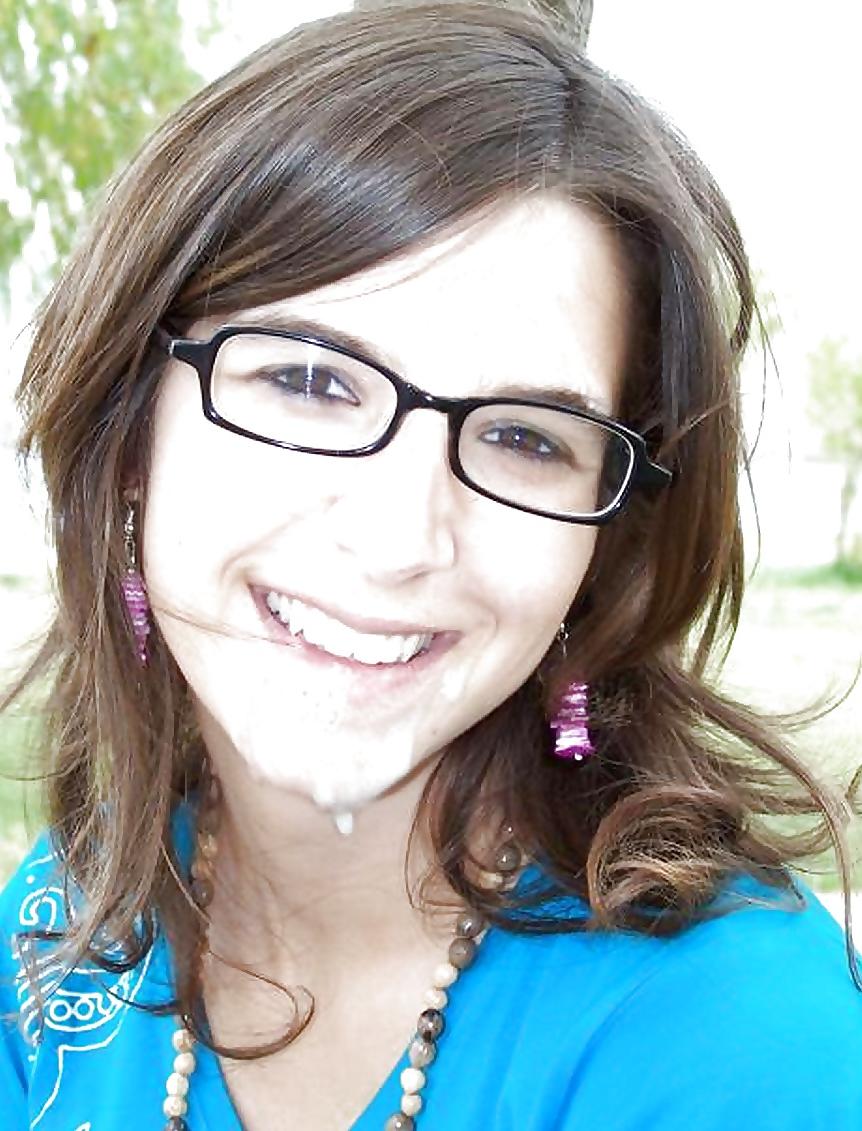 25P BRUNETTES WITH GLASSES