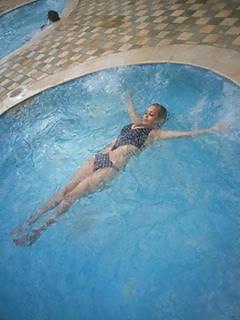9P NounOu Tunisian Bitch piscine