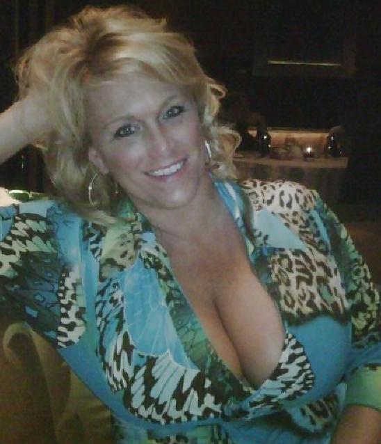 25P TITTY FUCK MILF