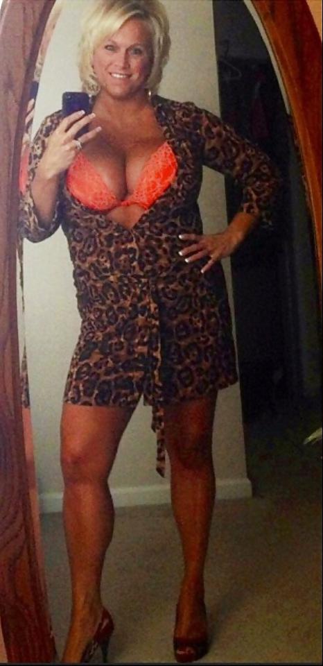 25P TITTY FUCK MILF