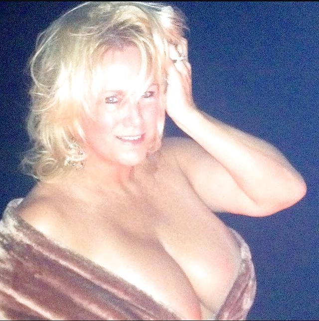 25P TITTY FUCK MILF