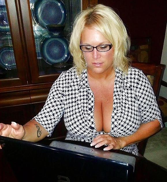25P TITTY FUCK MILF