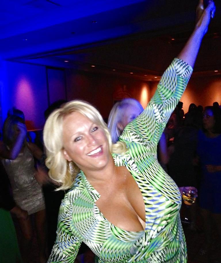 25P TITTY FUCK MILF