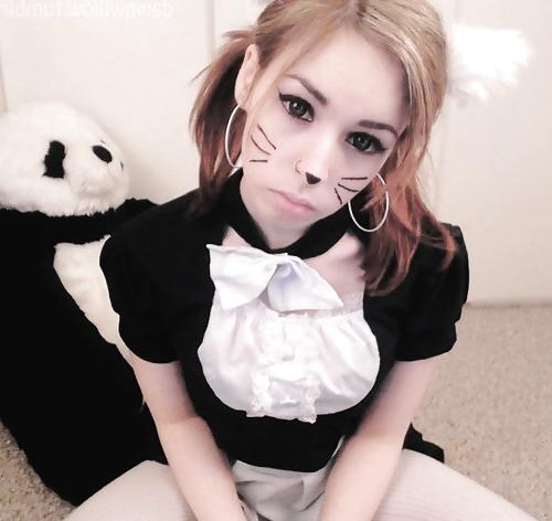 8P Cute teen pet inserts tail for her Master