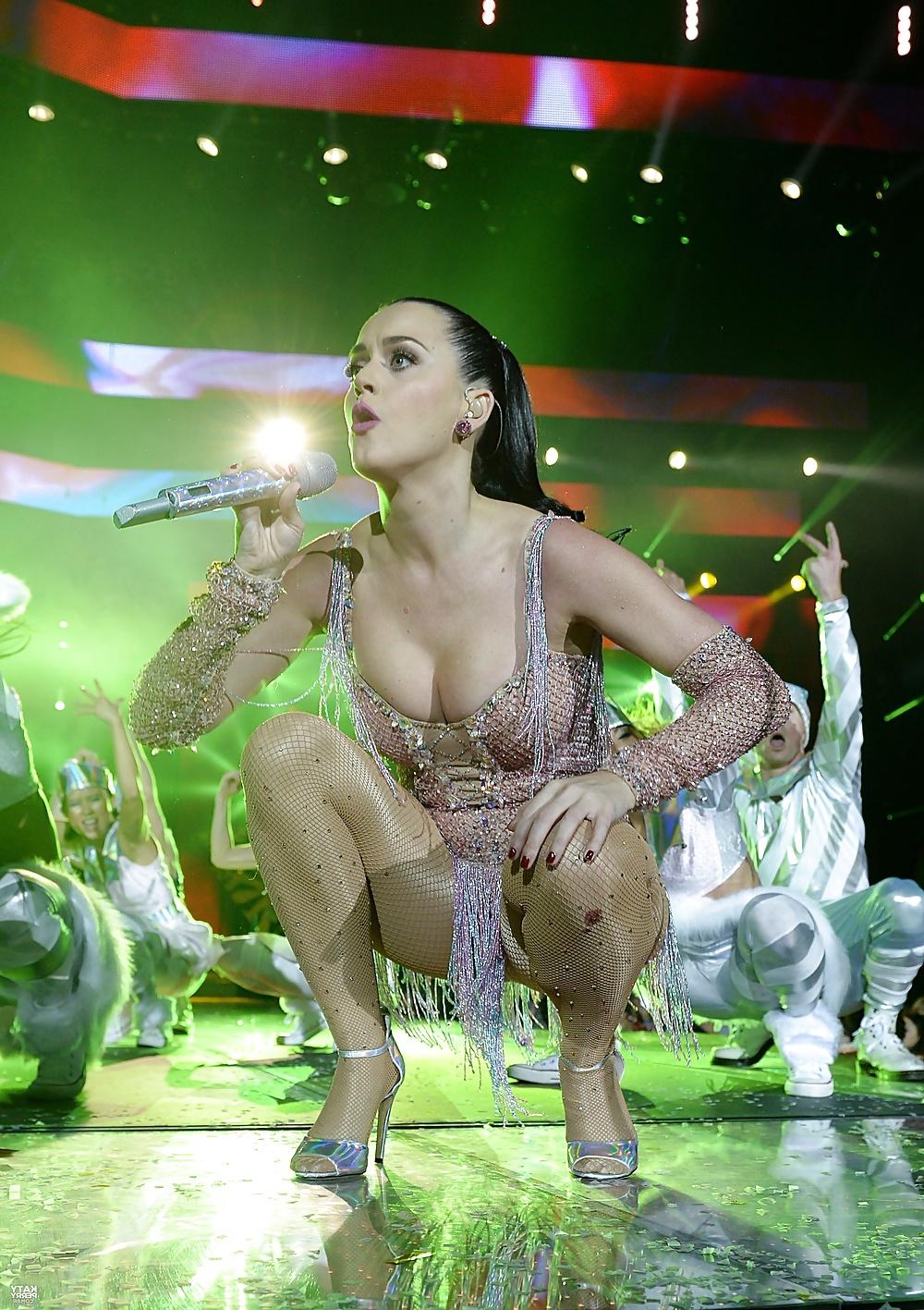 25P Foot - goddess #1 : Katy Perry