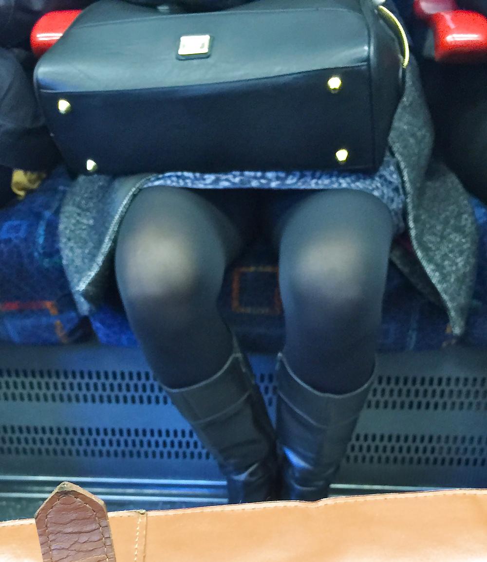 4P 1st train upskirt attempt