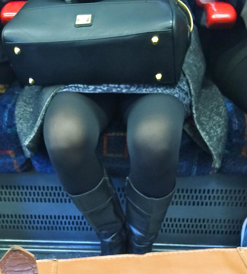 4P 1st train upskirt attempt