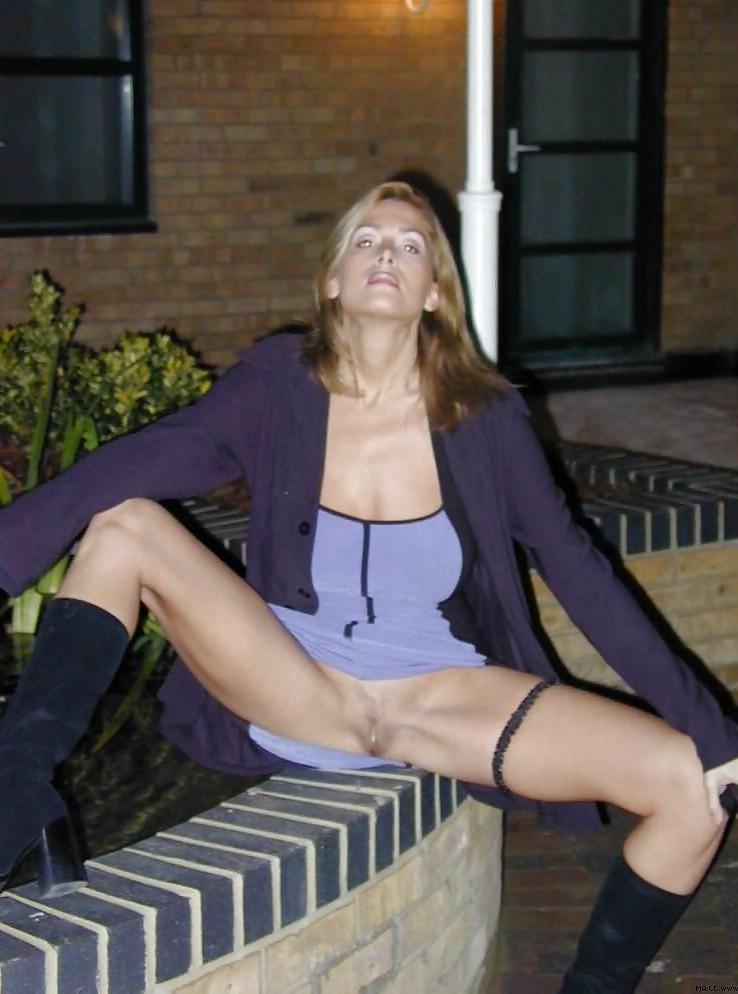 25P British Milf Katie Stevens