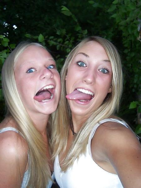25P Cute Teens Making Silly Faces 