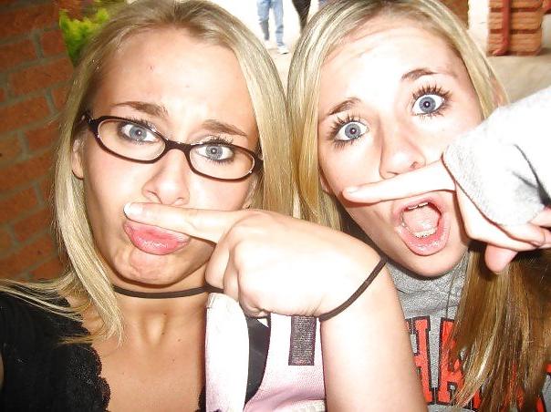 25P Cute Teens Making Silly Faces 