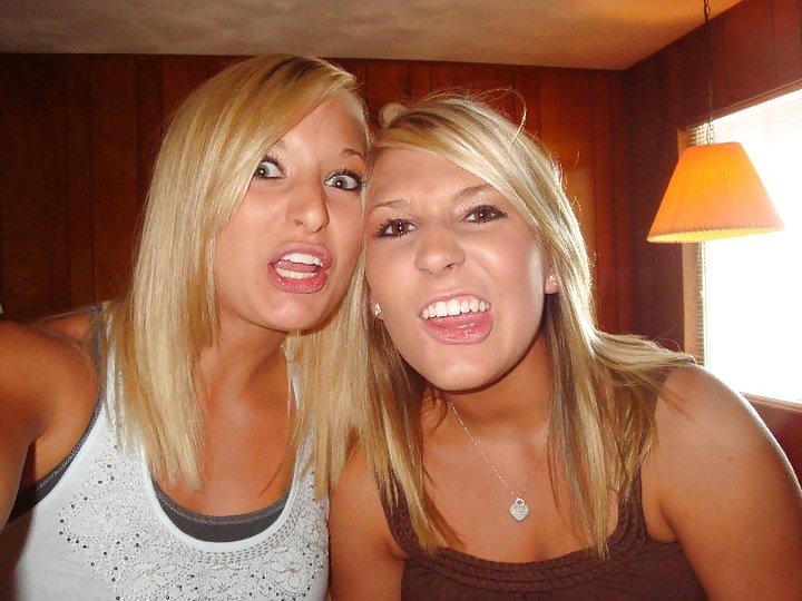25P Cute Teens Making Silly Faces 