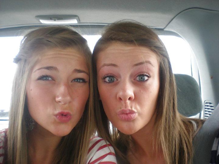 25P Cute Teens Making Silly Faces 