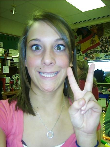 25P Cute Teens Making Silly Faces 