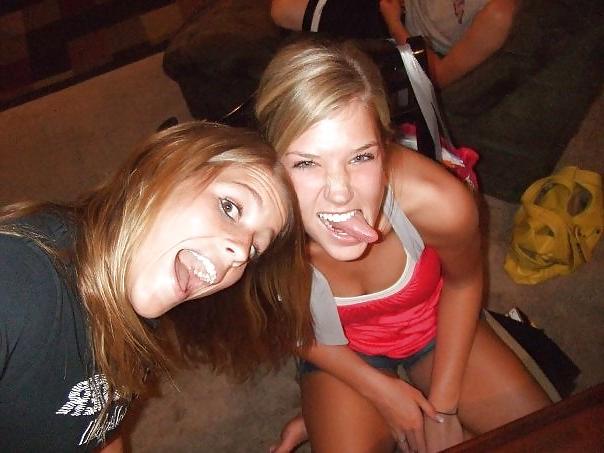 25P Cute Teens Making Silly Faces 