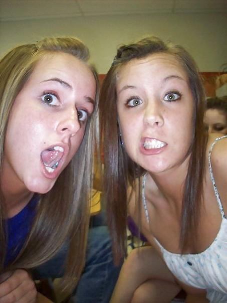 25P Cute Teens Making Silly Faces 