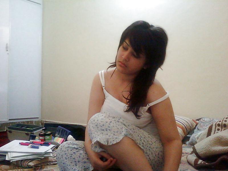 25P Beautiful arab indian girl in cute selfie