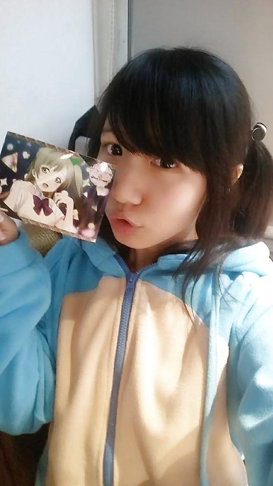 25P Cute Hong Kong Teenage Cosplayer Selfie
