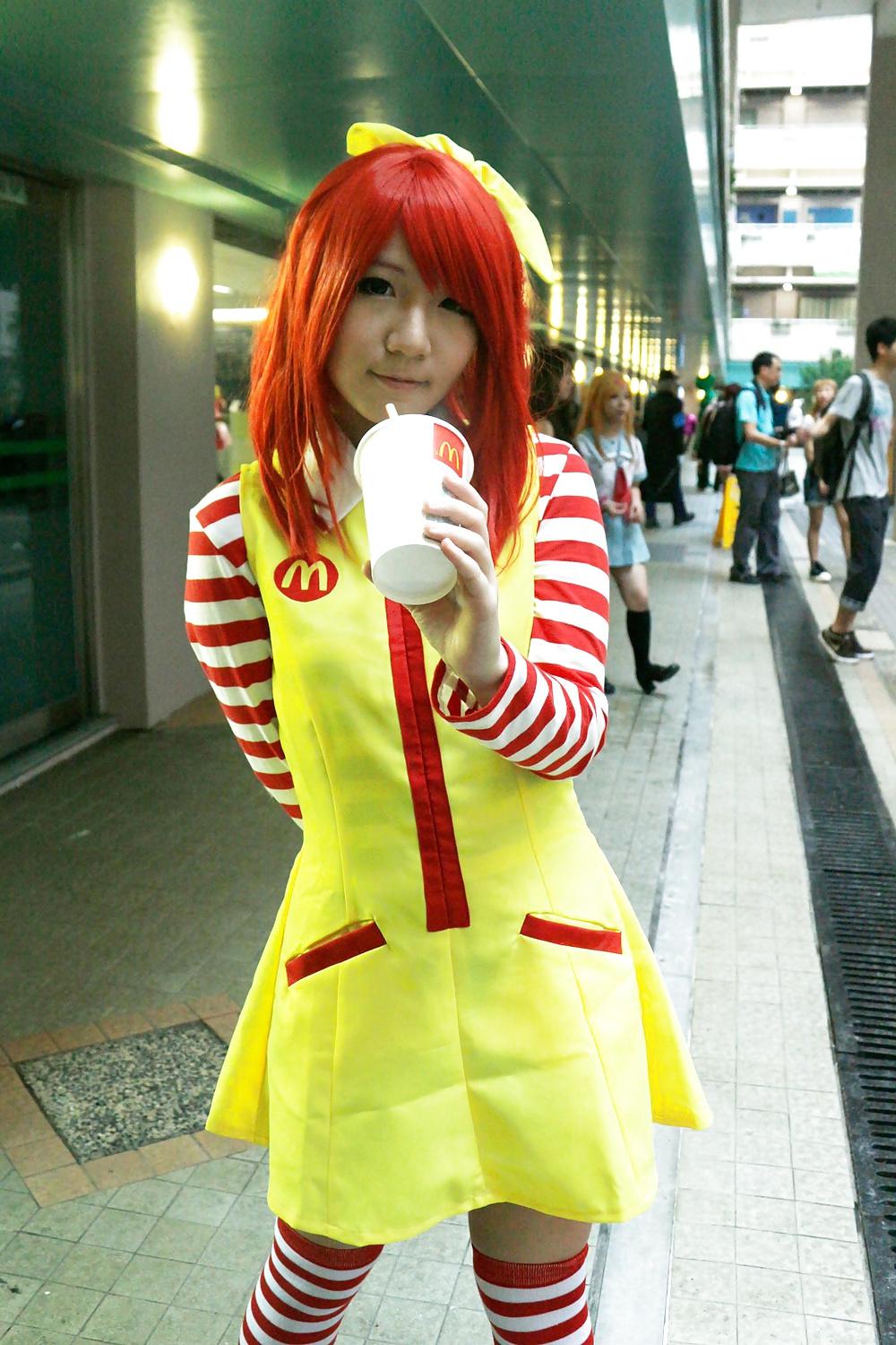 25P Cute Hong Kong Teenage Cosplayer Selfie