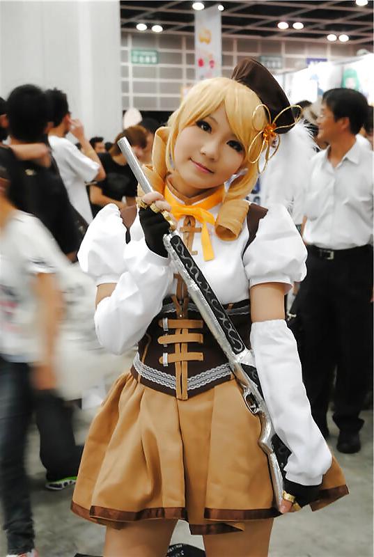 25P Cute Hong Kong Teenage Cosplayer Selfie