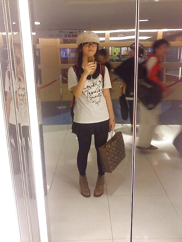 25P Cute Hong Kong Teenage Cosplayer Selfie