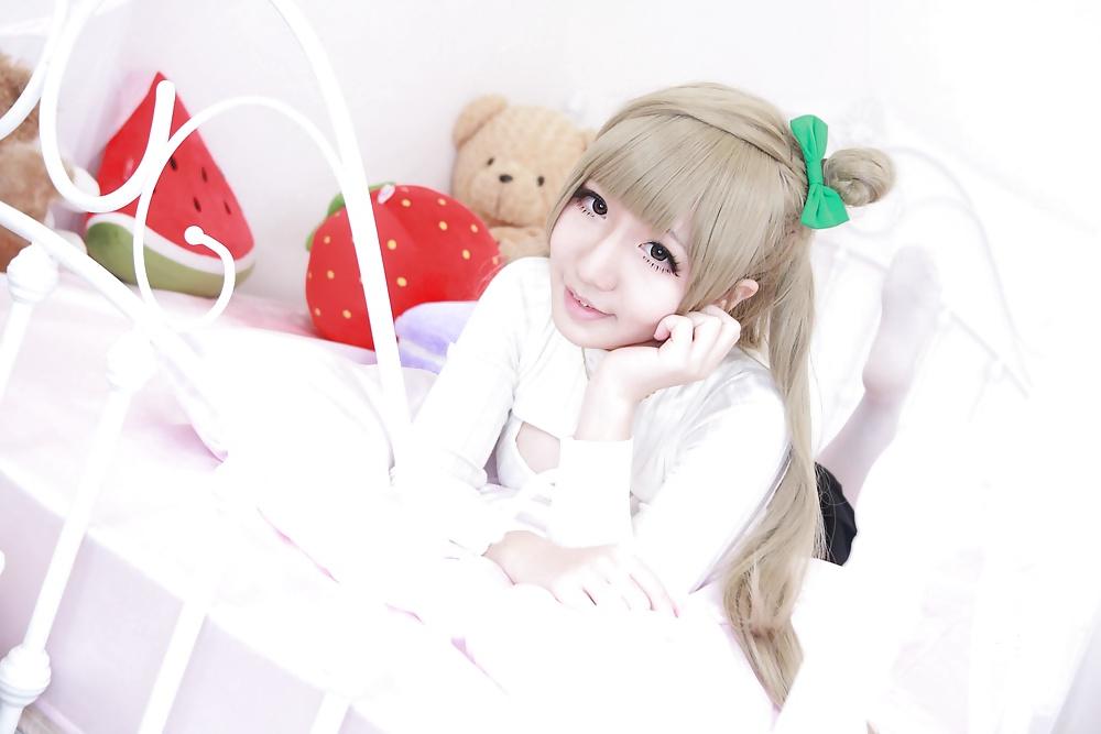 25P Cute Hong Kong Teenage Cosplayer Selfie