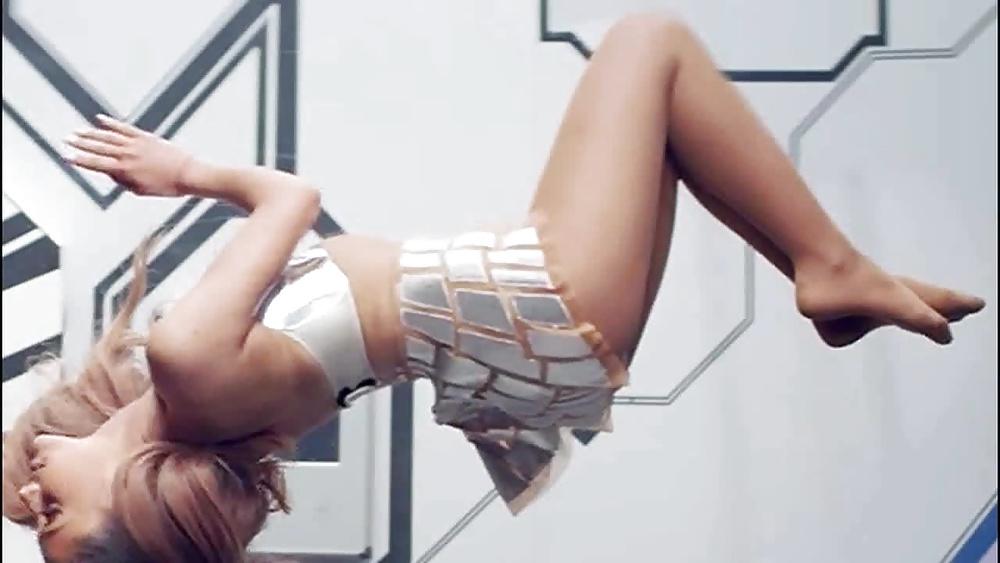 22P Foot - goddess #11 : Ariana Grande
