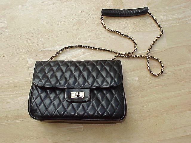 18P Nice leather handbag fucked with gloves