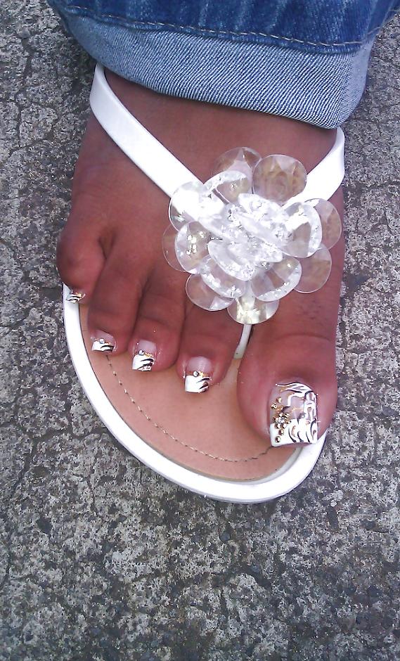 22P Ebony Toes In Flip Flops Fetish