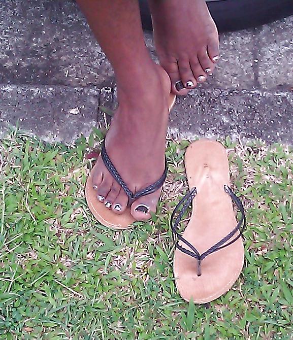 22P Ebony Toes In Flip Flops Fetish