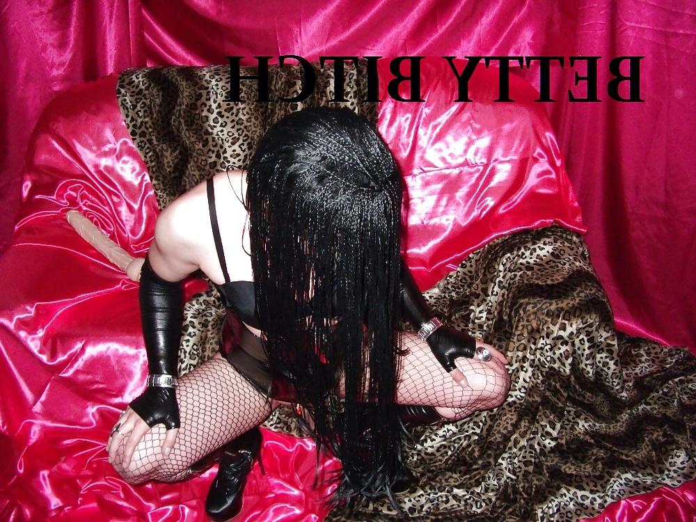18P Transe Betty Bitch