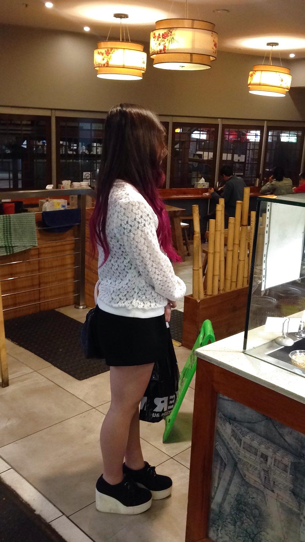 17P Chinese bitch candid