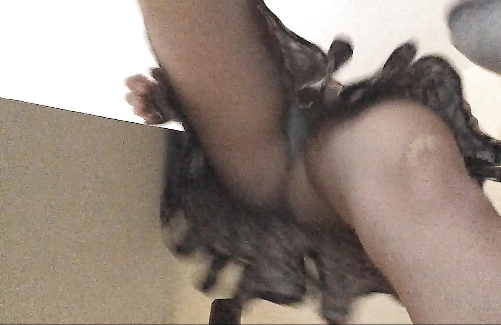 15P More of this hottie: the money shot upskirt