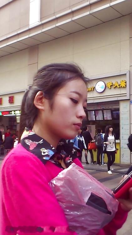25P Chinese Shooter on the Street