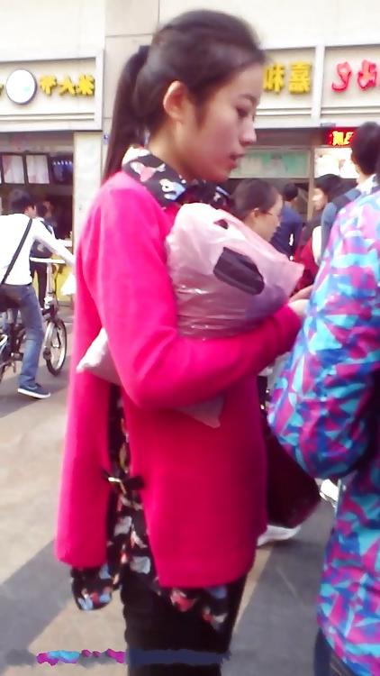25P Chinese Shooter on the Street