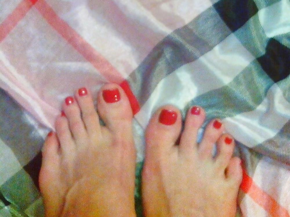 11P Foot Goddess