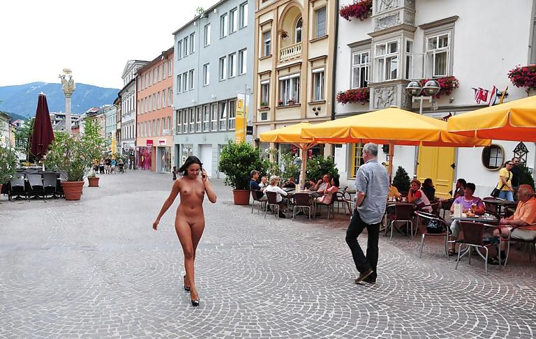 25P Alena Nude in Public